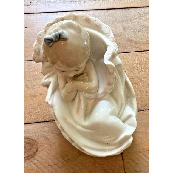 Lladro Figurine Comforting Dreams #6710 Used NOT PERFECT MISSING BIRD - Picture 11 of 14